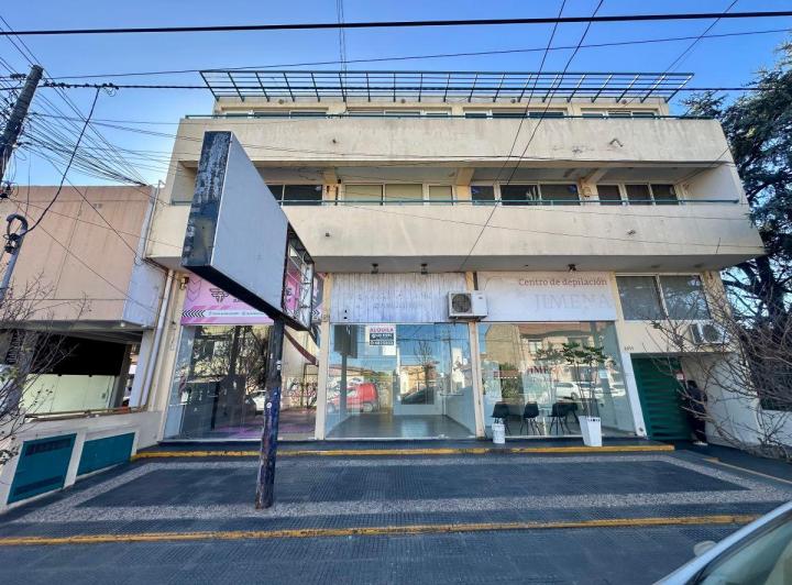 Local comercial · 90m² · 5 Ambientes