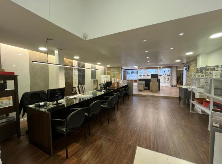 Local comercial · 400m²