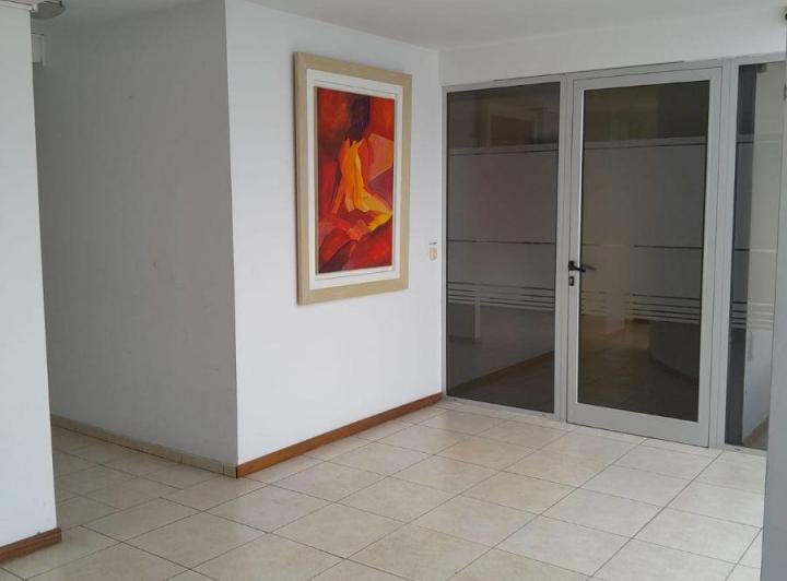 Oficina comercial · 75m² · 4 Ambientes · 1 Cochera