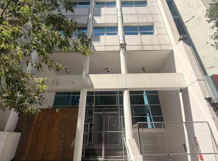 Oficina comercial · 1800m² · 12 Ambientes · 4 Cocheras