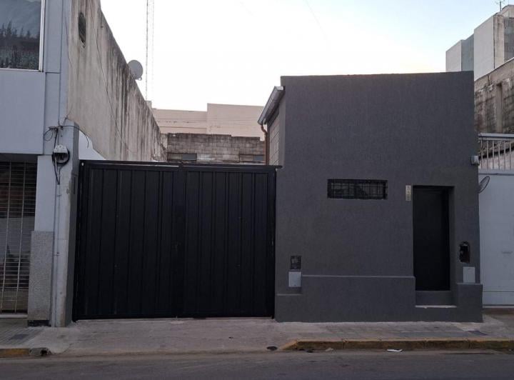 Bodega-Galpón · 60m² · 1 Ambiente · 3 Cocheras