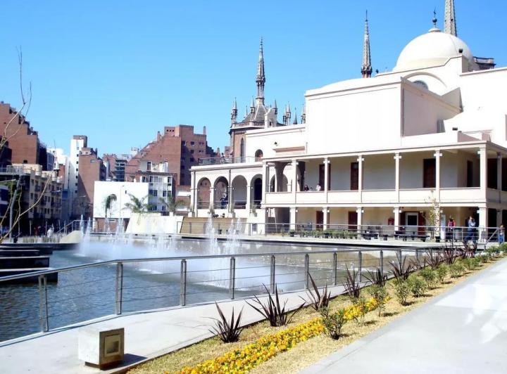 Local comercial · 144m²