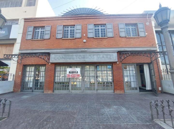 Local comercial · 393m²