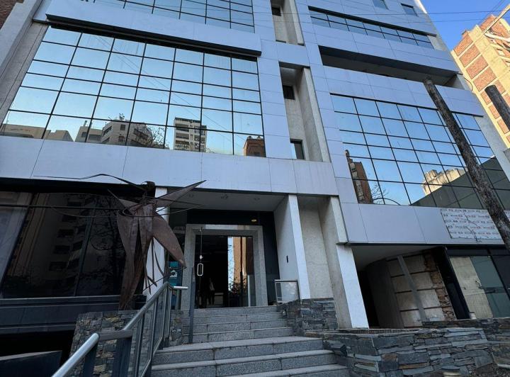 Oficina comercial · 1600m² · 10 Cocheras
