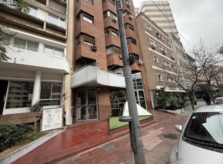 Local comercial · 383m²