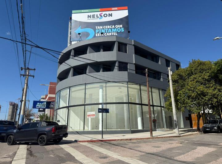 Local comercial · 160m² · 2 Ambientes