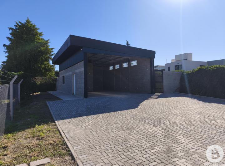 Local comercial · 86m² · 6 Cocheras