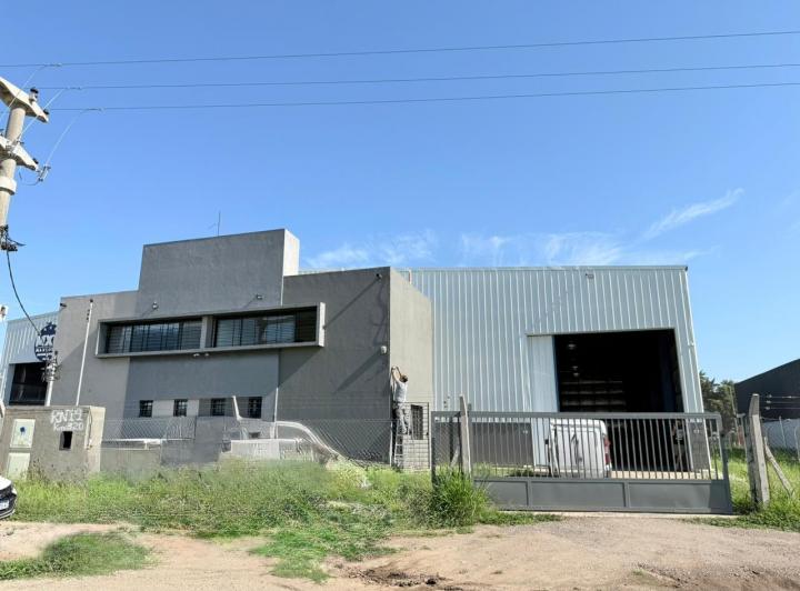 Bodega-Galpón · 570m² · 3 Ambientes