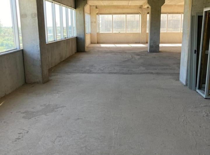 Oficina comercial · 266m²