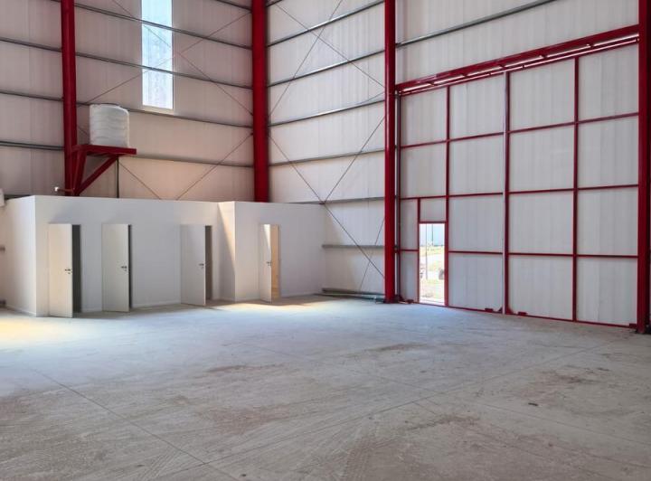 Bodega-Galpón · 2056m² · 3 Ambientes · 1 Cochera