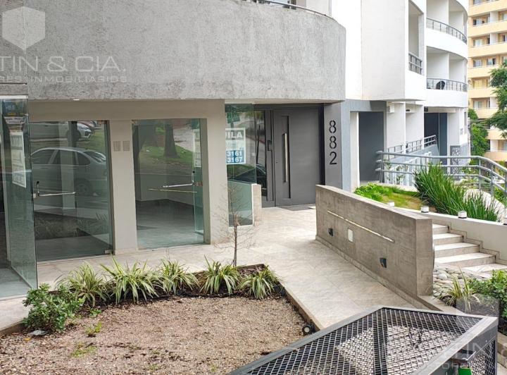 Local comercial · 80m² · 3 Ambientes