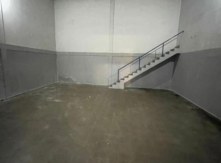 Bodega-Galpón · 350m² · 5 Ambientes