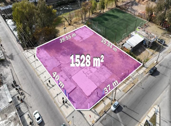 Terreno · 1528m²