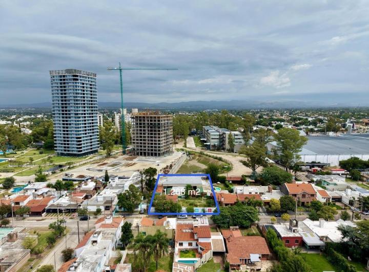 Local comercial · 649m²