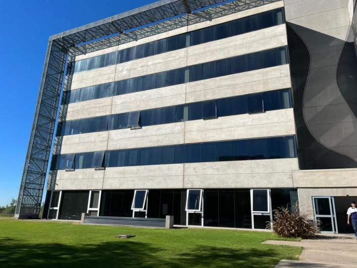 Oficina comercial · 230m²