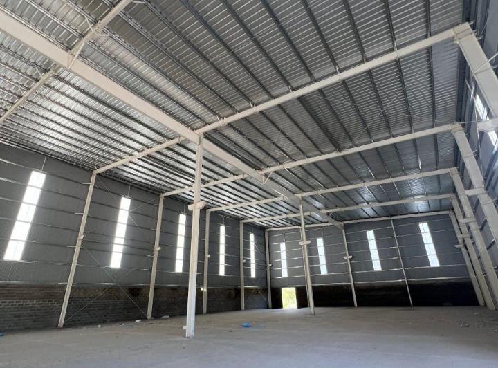 Bodega-Galpón · 2350m² · 3 Ambientes · 5 Cocheras