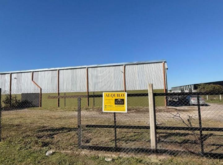 Bodega-Galpón · 300m² · 2 Ambientes