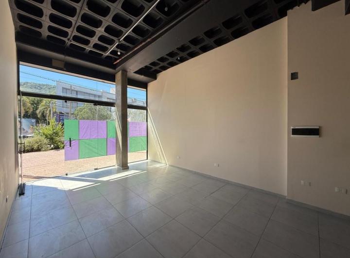 Local comercial · 56m²