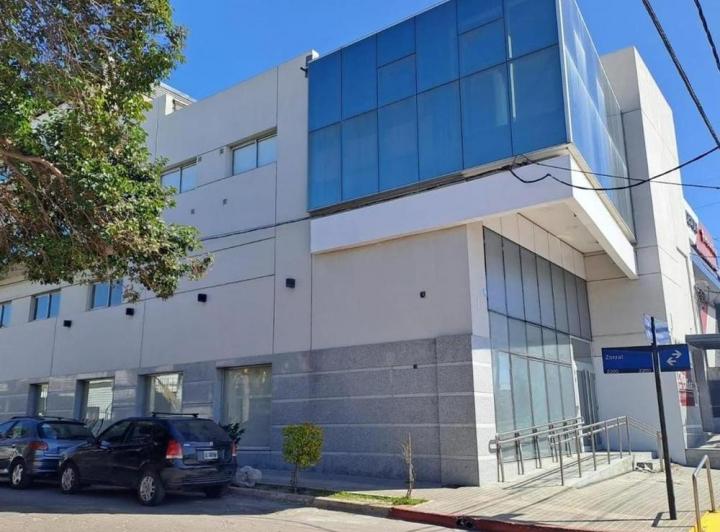 Local comercial · 462m²