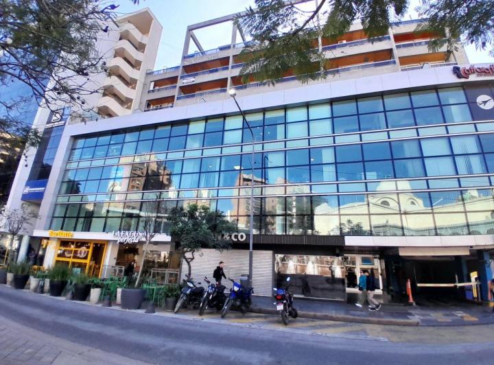 Oficina comercial · 140m² · 5 Ambientes