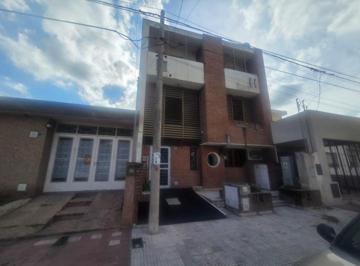 Edificio · 150m² · 6 Ambientes