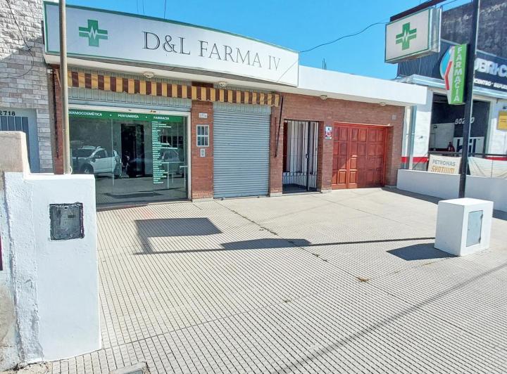 Local comercial · 250m² · 4 Ambientes · 1 Cochera