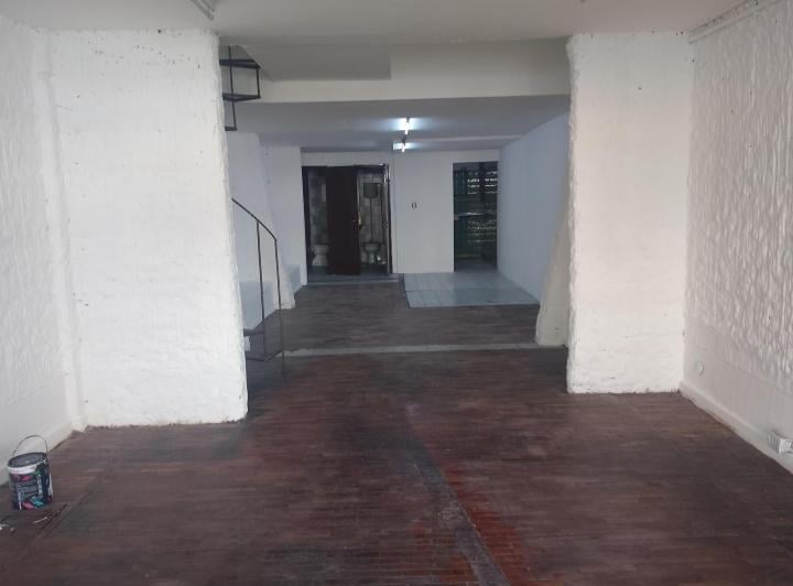 Local comercial · 105m²