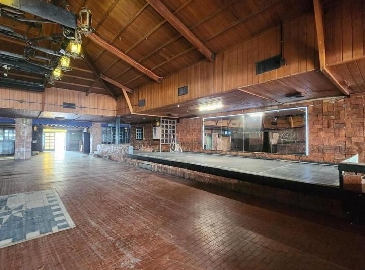 Local comercial · 900m²
