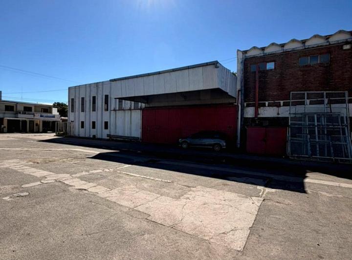 Bodega-Galpón · 2900m² · 10 Ambientes