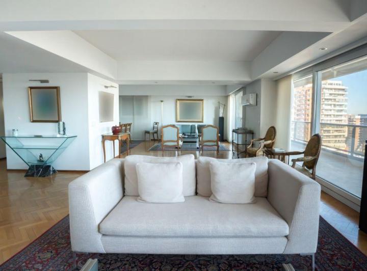Departamento · 230m² · 5 Ambientes · 3 Cocheras