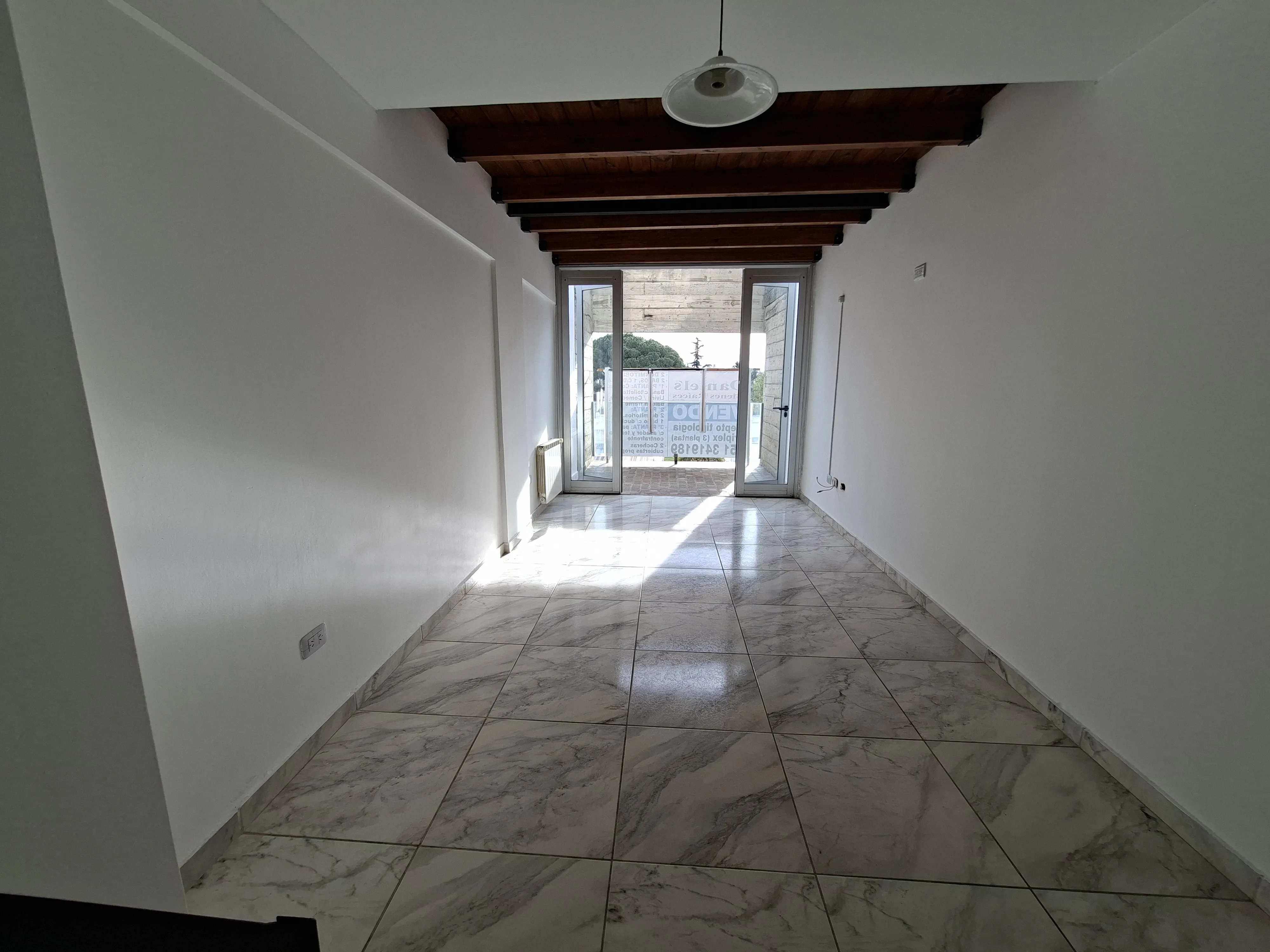 APTO. CRÉDITO HIPOTECARIO, SEMI NUEVO, 2 COCHERAS CUBIERTAS, 2 BAÑOS, 2 DORM. 2 PATIOS, UNO CON ASADOR