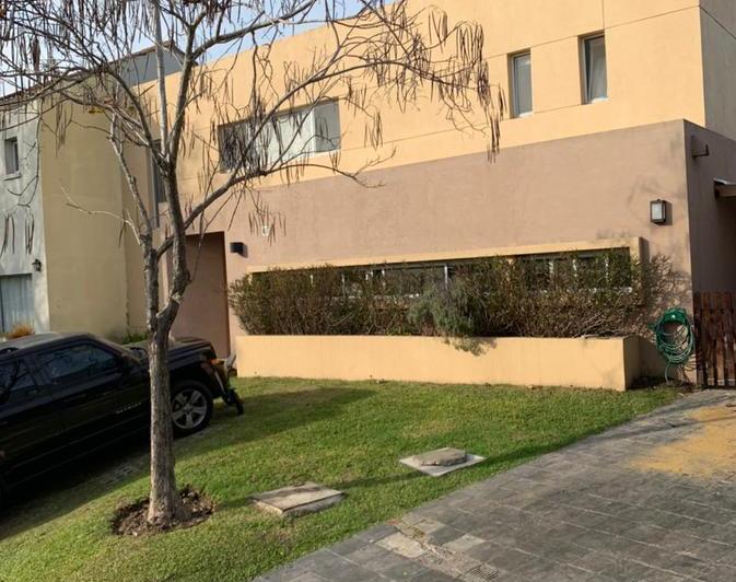 Casa · 175m² · 5 Ambientes · 1 Cochera