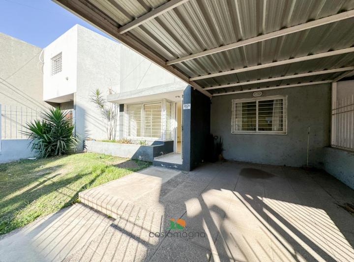 Casa · 74m² · 2 Dormitorios · 1 Cochera