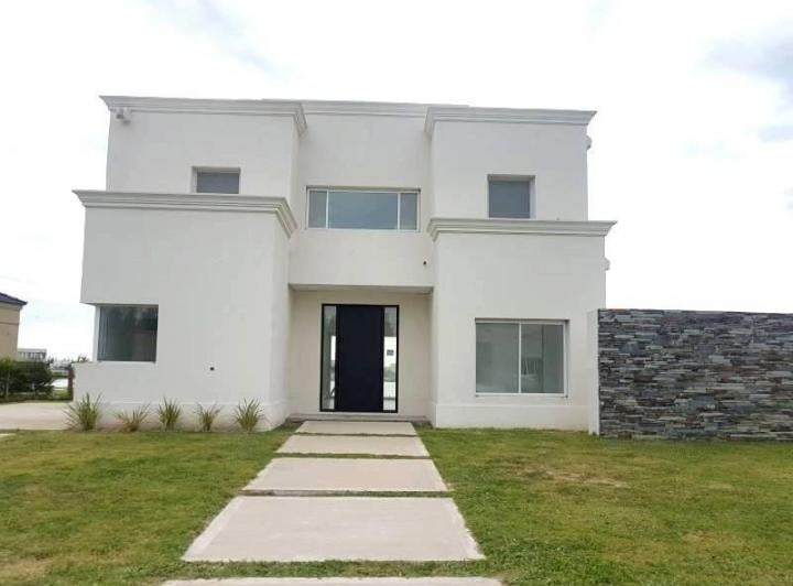 Casa · 260m² · 5 Ambientes