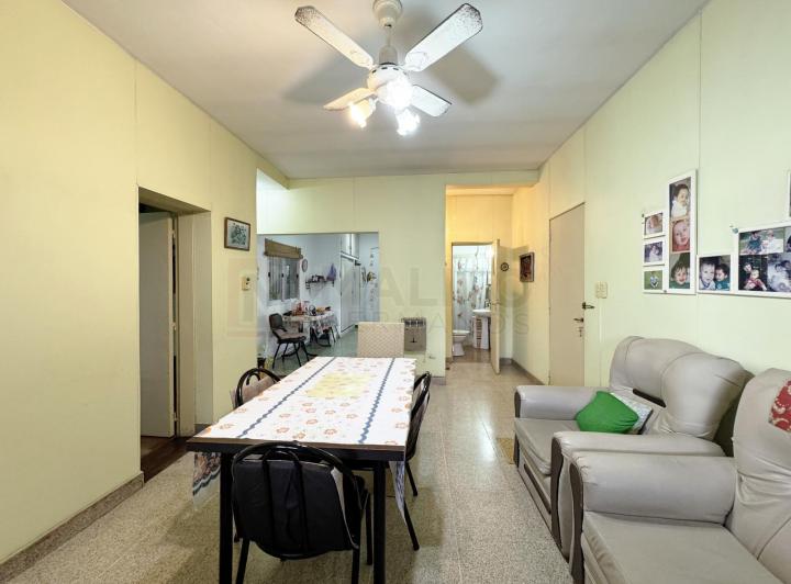 Casa · 140m² · 5 Ambientes · 2 Cocheras