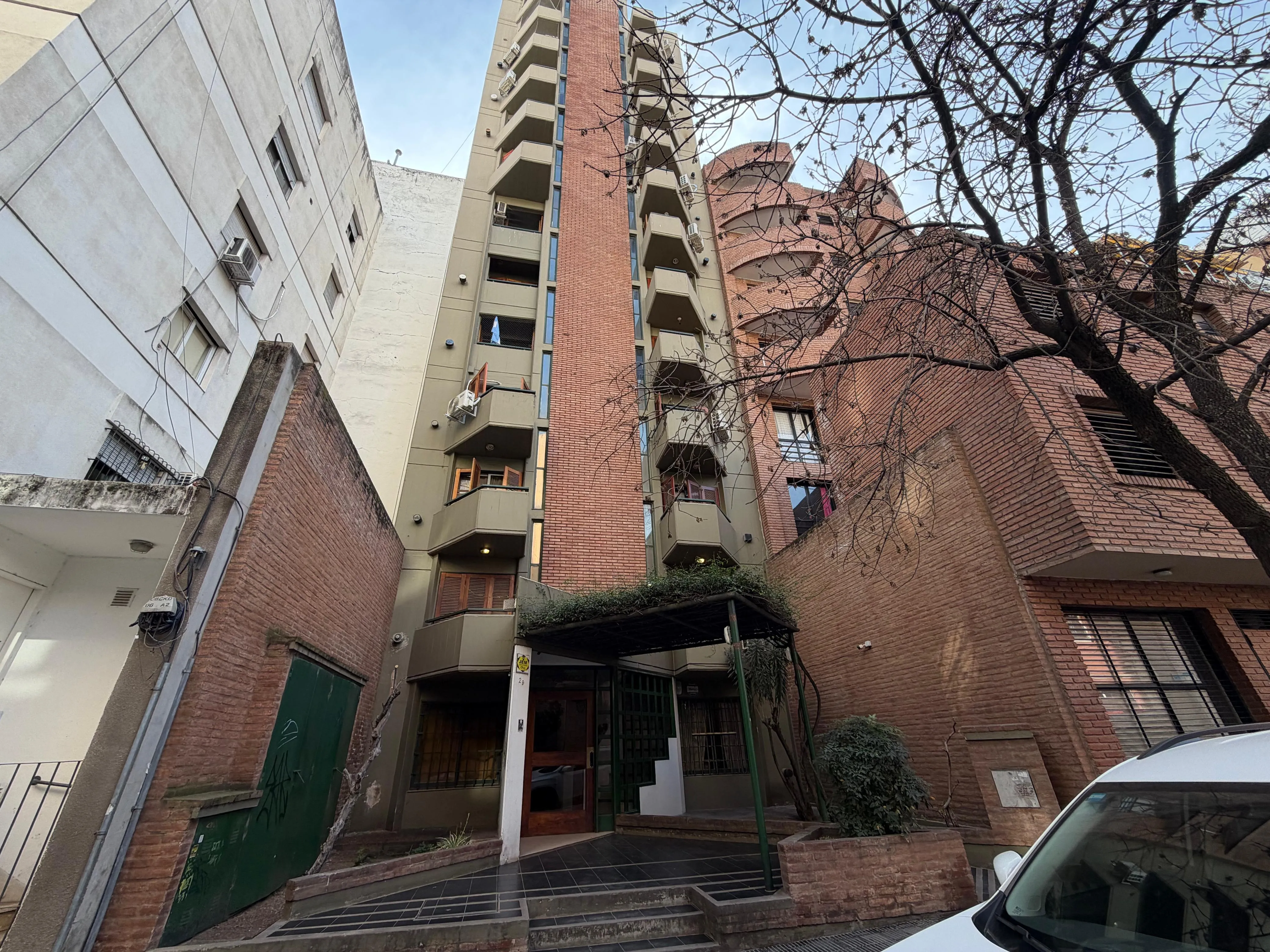 MONOAMBIENTE CON BALCÓN A MTS DE CIUD UNIV