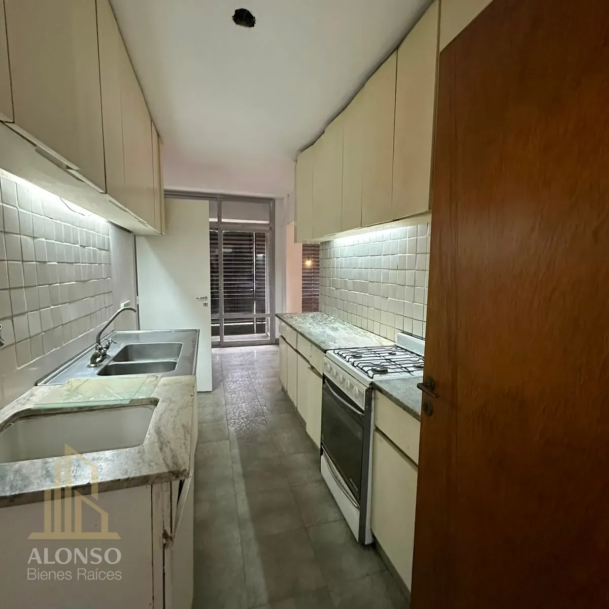 🏢 Amplio Departamento de 3 Dormitorios en Alquiler – B° Centro