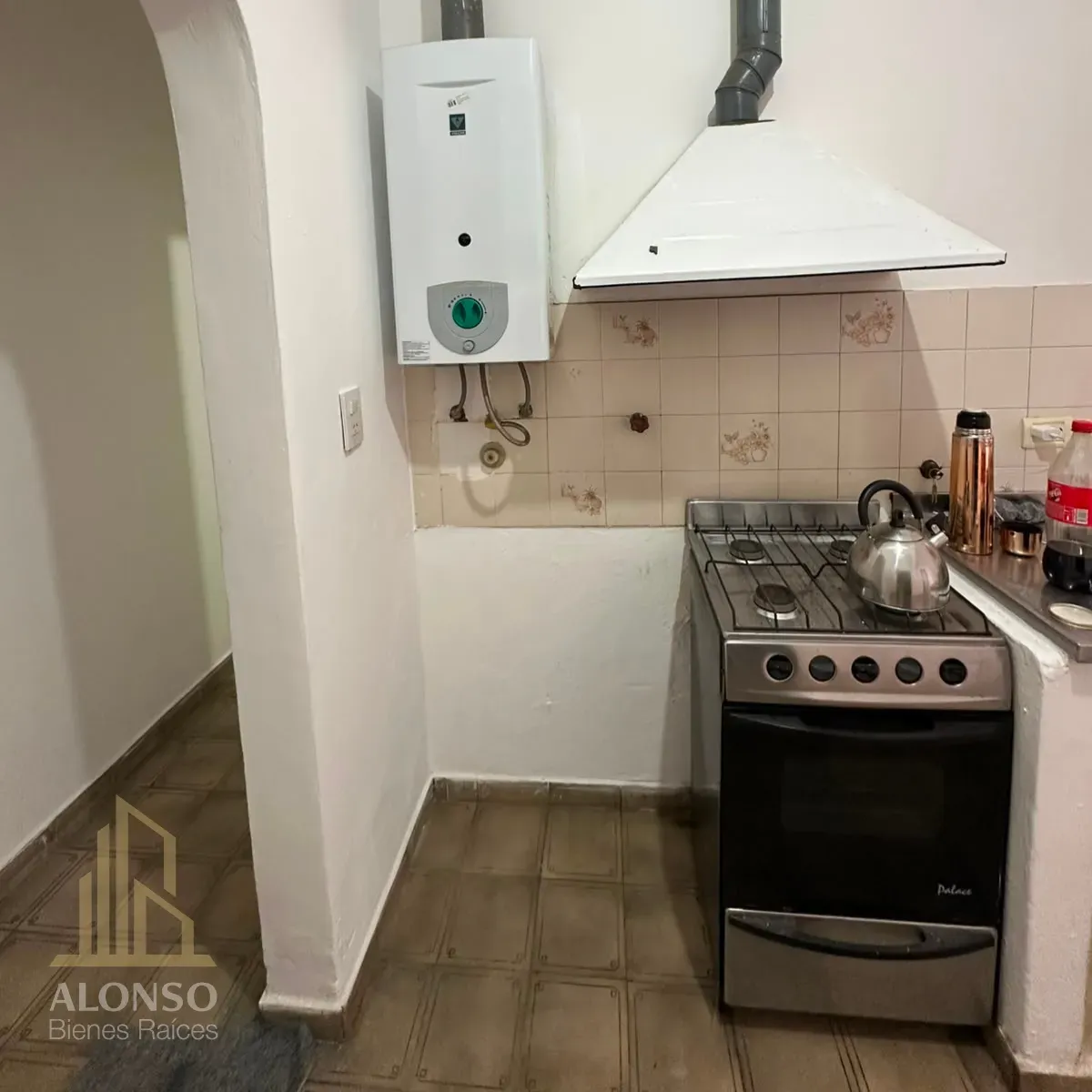 🏢 Departamento 1 Dormitorio con Cochera y Asador en Alquiler – B° Jardín