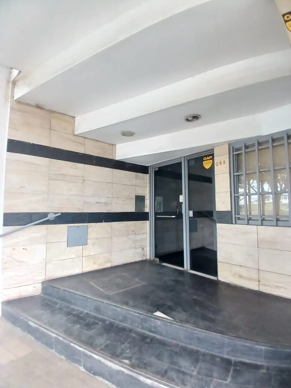 1 dormitorio- B Centro- Bv Mitre 289- C balcon y Aire acondicionado