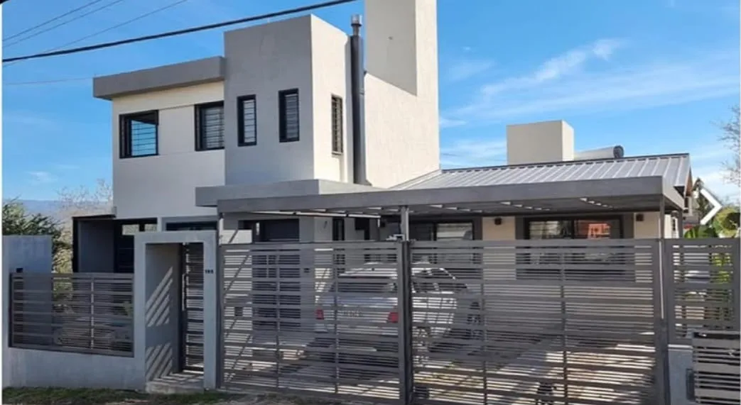 PRECIOSA CASA DE 4D CON PILETA EN SAN ANTONIO DE ARREDONDO. UN SUEÑO IDEAL!