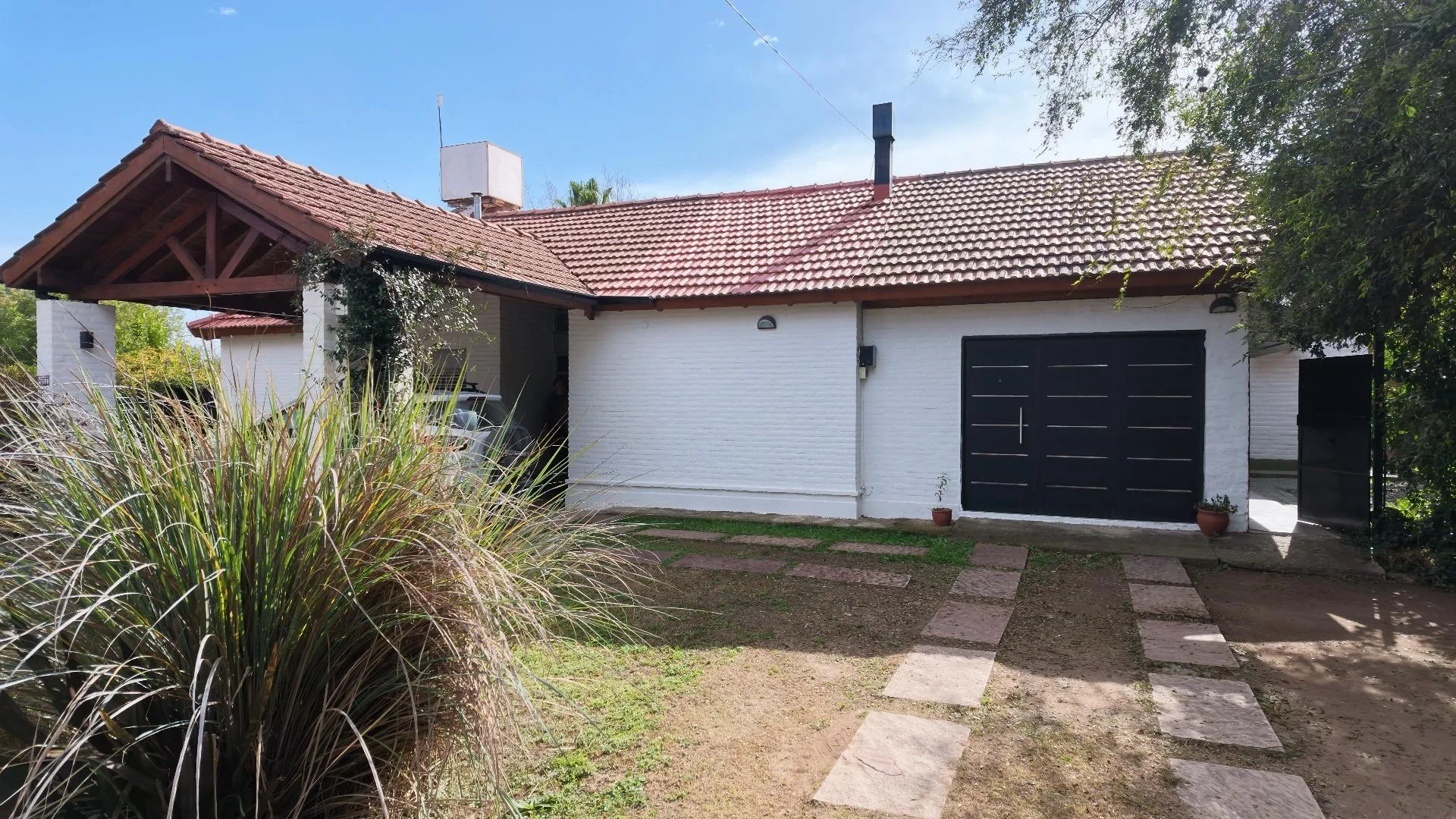 Chalet en venta sobre esquina Merlo San Luis Gas Natural