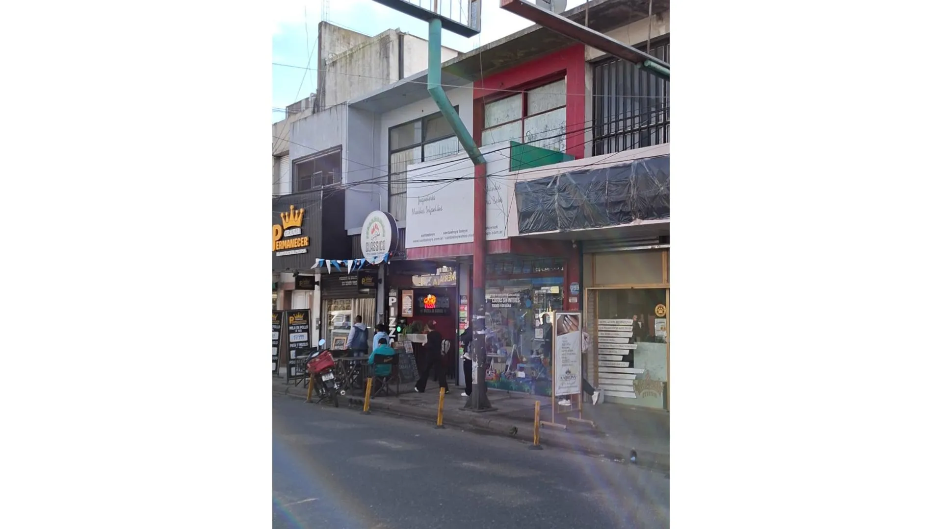LOCAL COMERCIAL EN ALQUILER MORON CENTRO