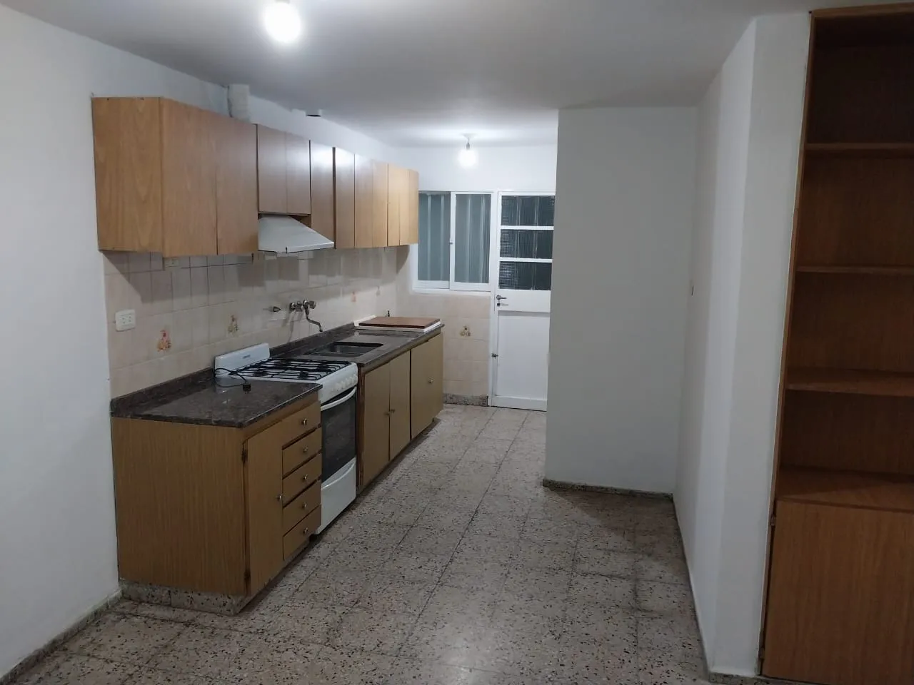 ALQUILO CASA 3 DORM. $1.050.000 B° POETA LUGONES