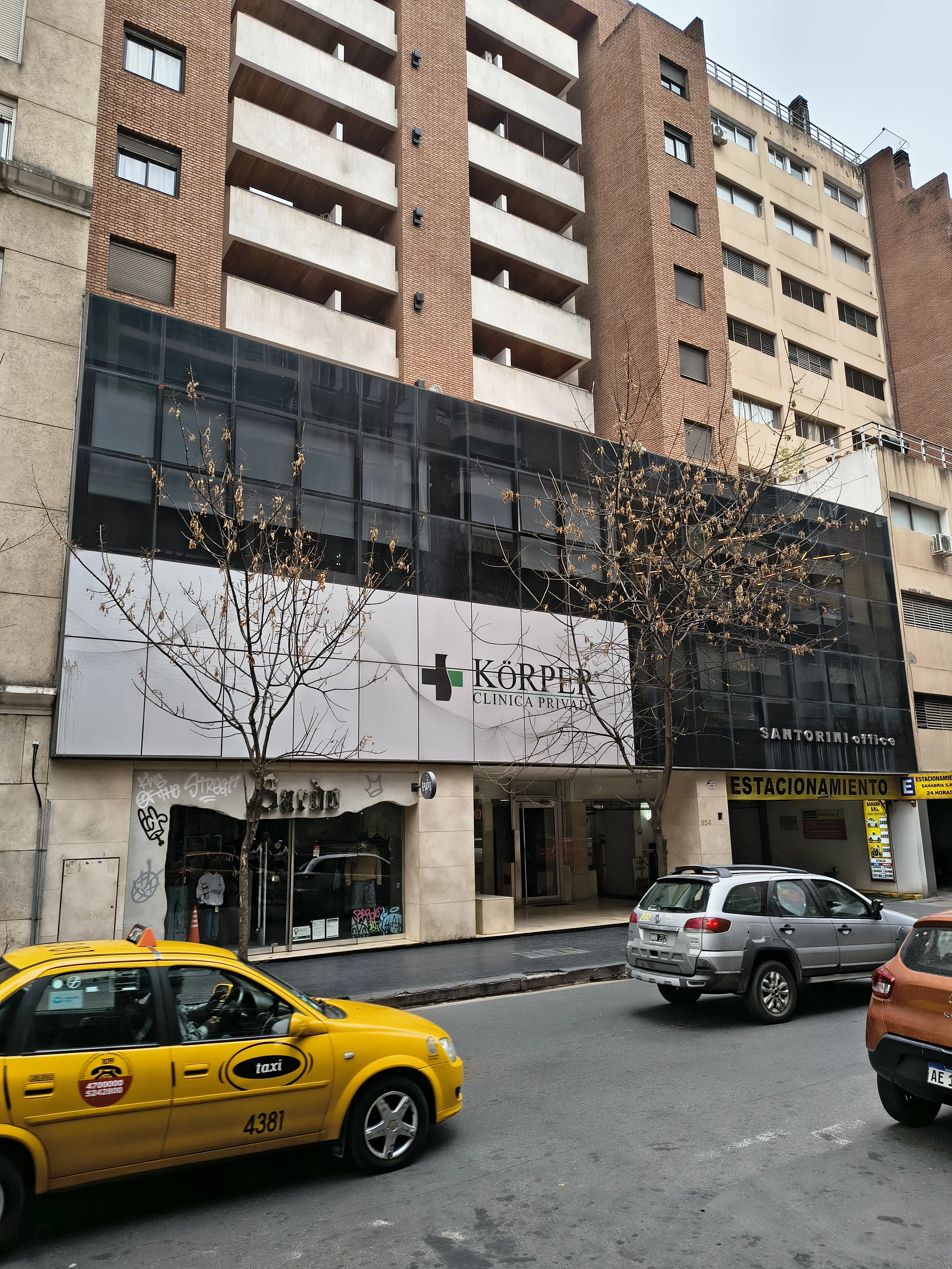 SE ALQUILA SEMI PISO NUEVA CÓRDOBA CON 8 CONSULTORIOS MÁS ESPACIOS #066GRUPOFUTUROSI