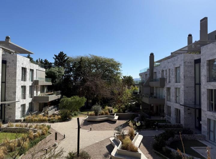 Departamento · 190m² · 4 Ambientes · 6 Cocheras