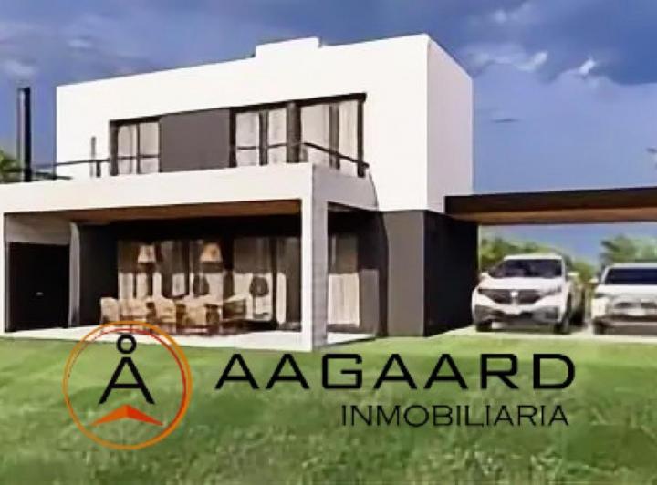 Casa · 210m² · 6 Ambientes · 2 Cocheras