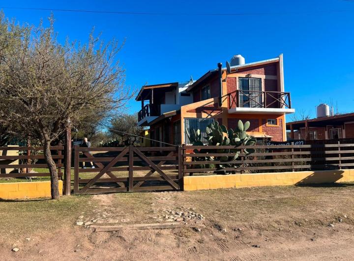 Casa · 188m² · 4 Dormitorios · 3 Cocheras