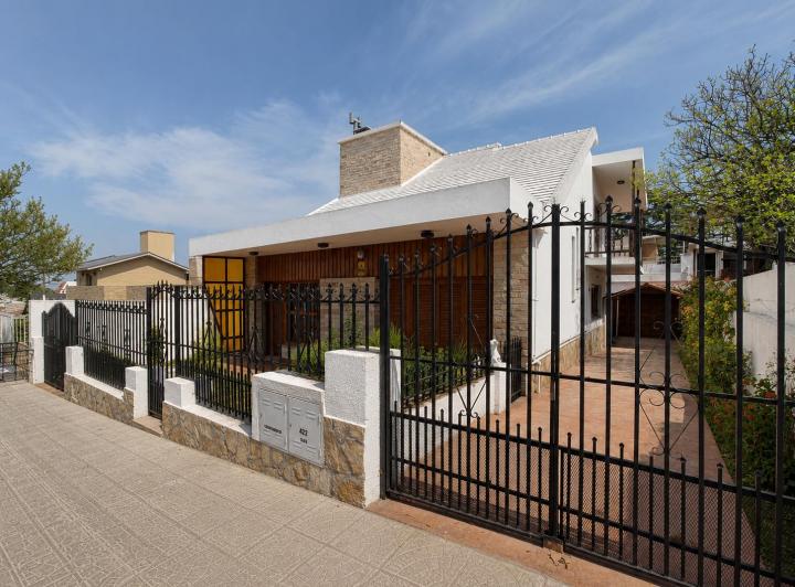 Casa · 276m² · 4 Ambientes · 2 Cocheras