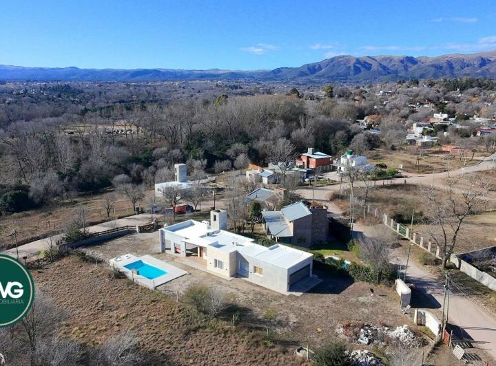 Casa · 174m² · 5 Ambientes · 2 Cocheras