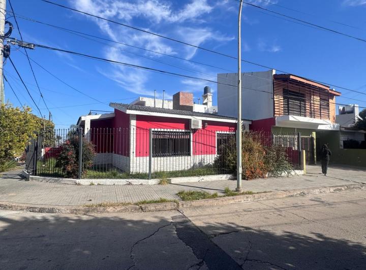 Casa · 333m² · 16 Ambientes